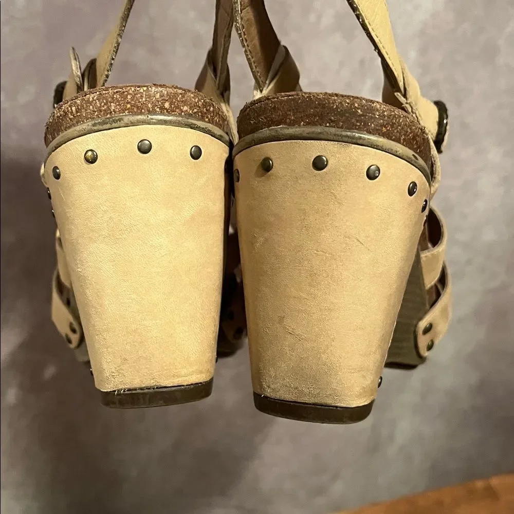 Dansko Tan Wedge Platform Sandals size 40 / 9.5-10
